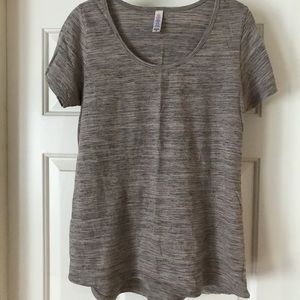 LulaRoe Medium Classic T